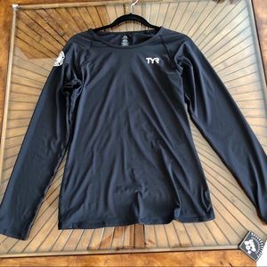NWT TYR Women’s Sz XL Black swim shirt